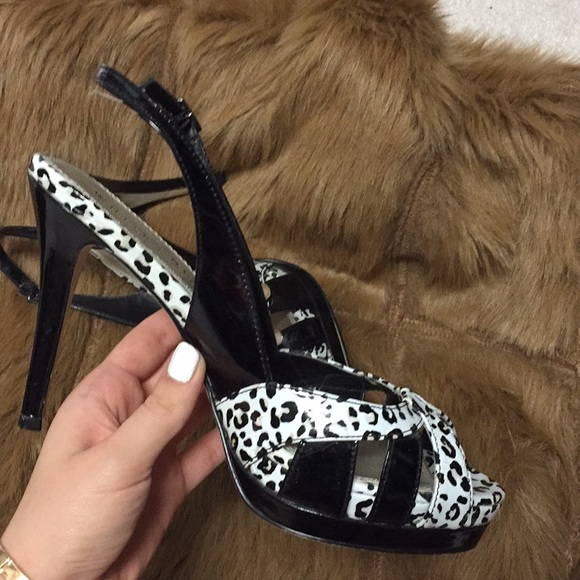 White House Black Market Cheetah Print Heels - Picture 4 of 5